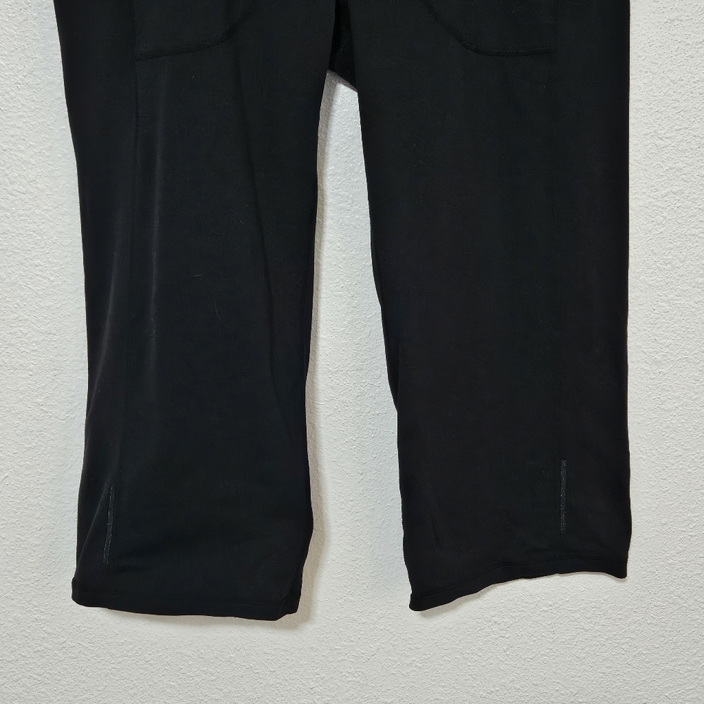 Athleta capri pants with front pockets and zip pocket back of pants size medium - Picture 3 of 13